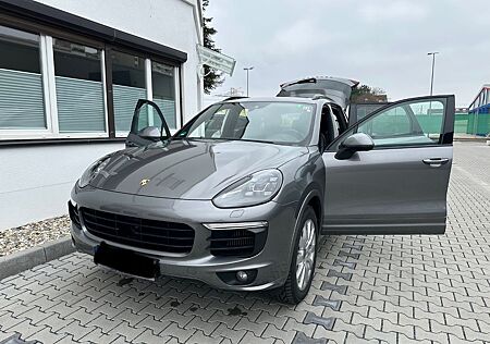 Porsche Cayenne S Diesel S 8-fach bereift