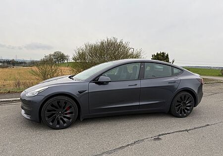 Tesla Model 3 Performance AWD / 97% Akkukapazität