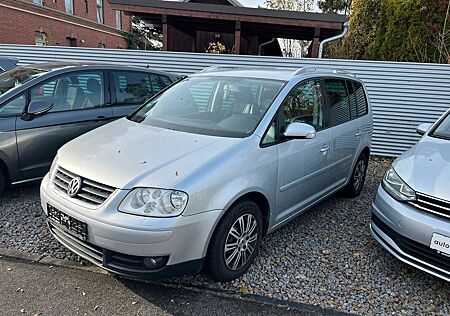 VW Touran Volkswagen Highline 7 Sitz Aut. Leder Navi PDC Euro4