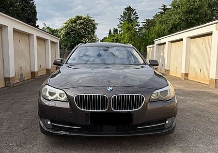 BMW 530d xDrive Touring A Modern Line Modern Line