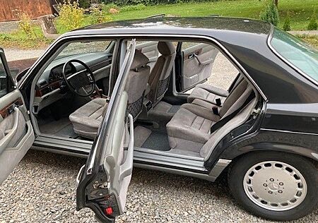 Mercedes-Benz 560 SEL Erstlack; VOLLAUSSTATTUNG; 300 PS