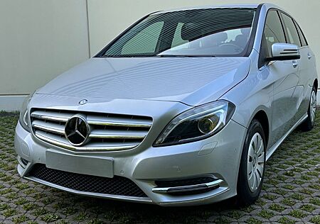 Mercedes-Benz B 180 | 1Hand | Kamera | Navi | TW-Sensor |
