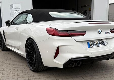 BMW M8 Competition xDrive Cabrio mit Mega Optik
