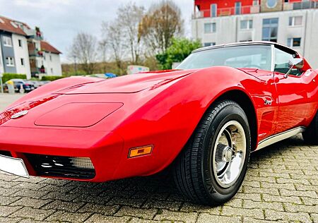 Chevrolet Corvette C3 CORVETTE Targa Schalter V8 350