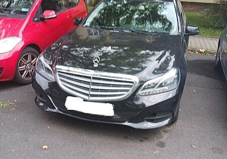 Mercedes-Benz E 200 BlueTEC -