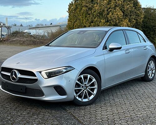 Mercedes-Benz A 180 * AUTOMATIK * NAVI * KAMERA* SPUR * TW*LED