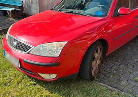 Ford Mondeo 2,0 Ambiente Autom. Ambiente