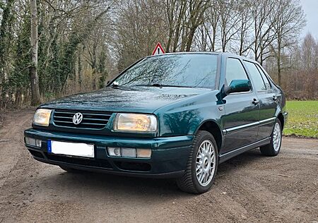 VW Vento Volkswagen 1.8 GLX Automatik
