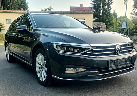VW Passat Variant Volkswagen Elegance Alcant*AHK*LED*Matrix*