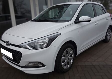 Hyundai i20 Erster Hand. Nichtraucherauto.USB