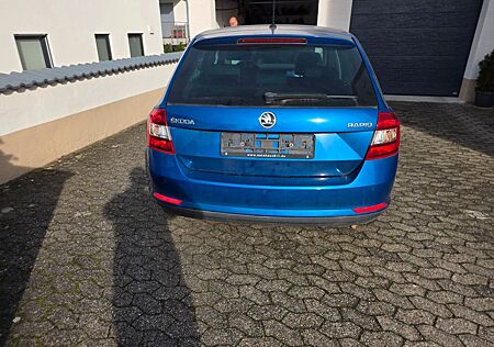 Skoda Rapid 1.6 TDI Green tec Ambition Spaceback A...