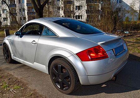 Audi TT Coupe 1.8T - Liebhaberfahrzeug
