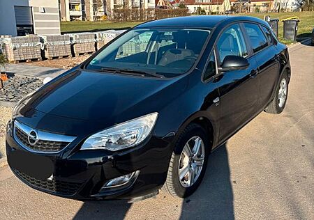 Opel Astra 1.4 Turbo 150 Jahre 103kW 150 Jah...