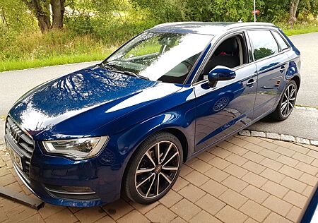 Audi A3 1.4 TFSI Attraction Sportback - sehr gepflegt