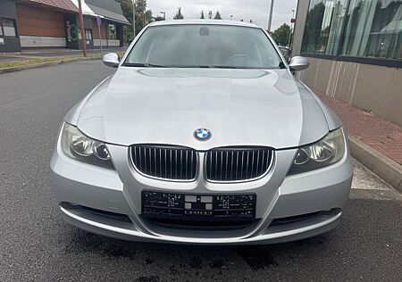 BMW 318i - TÜV 09/2026