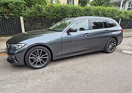 BMW 320d xDrive Touring Luxury Line Auto Luxury Line