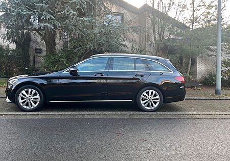Mercedes-Benz C 180 T Autom. -