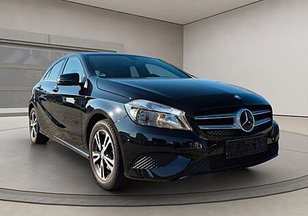 Mercedes-Benz A 180 gebraucht kaufen Mercedes-Benz A 180 *NAVI*8FACH ALU*SCHECKHEFT*TOPGEPFLEGT