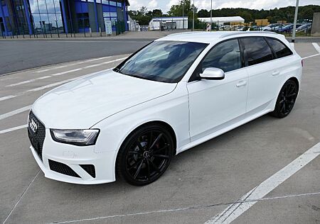 Audi RS4 4.2 V8 FSI S tronic quattro Avant NAVI