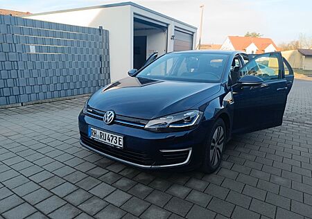 VW Golf Volkswagen e- e-