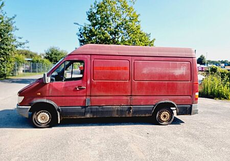 Mercedes-Benz Sprinter 208 Hoch / Lang