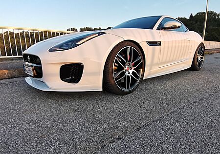 Jaguar F-Type 2.0 L P300 Turbo Chequered Flag Autom...