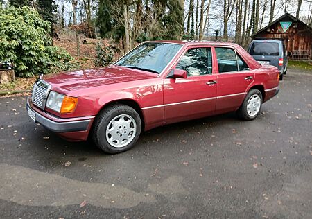 Mercedes-Benz E 230 Originaler Lack