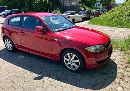 BMW 118d -Autom. Navi Klima Sportsitze top gepflegt