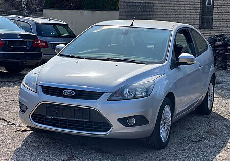 Ford Focus Lim. Titanium Klima Navi (2)Hand