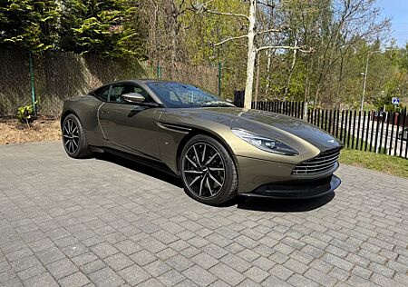 Aston Martin DB11 5.2 V12 - like new, second owner
