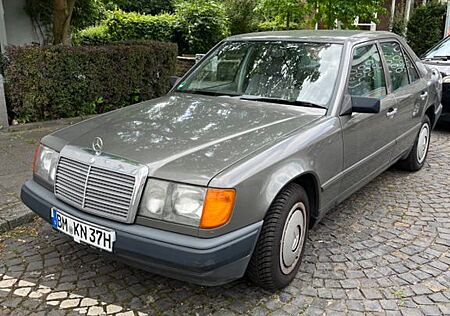 Mercedes-Benz 200