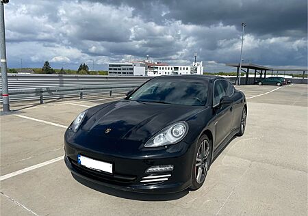 Porsche Panamera 4S S // Klappauspuff // Scheckheft