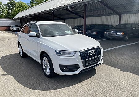 Audi Q3 2.0 TDI Xenon Dynamik Alcantara AHK