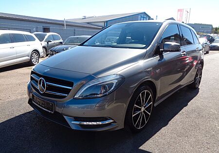 Mercedes-Benz B 200 °Night Paket°Bi-Xenon°Navi°Teilleder°Shz°