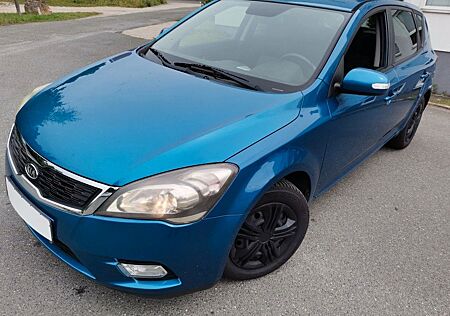 Kia Cee'd ++1.4+Spirit+Klima+SHZ+TÜV neu!