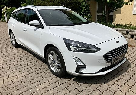 Ford Focus Turnier Cool & Connect*LED*AHK*TOP Zustand