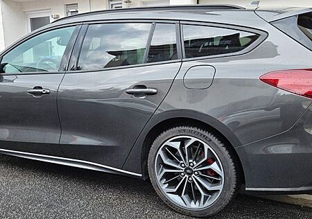 Ford Focus 1,5Diesel Automat ST-LINE ACC Kamera Totw