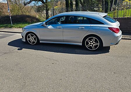 Mercedes-Benz CLA 200 Shooting Brake AMG Line Top Zustand