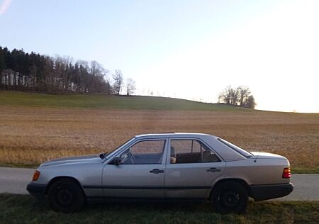 Mercedes-Benz 250 W 124 er Diesel