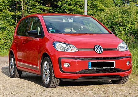 VW Up Volkswagen ! 1.0 55kW BlueMotion Technology ! beats...