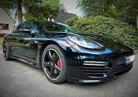 Porsche Panamera GTS BURMESTER, CHRONO, 360, VOLL