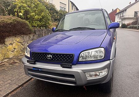 Toyota RAV 4 2.0 Allrad