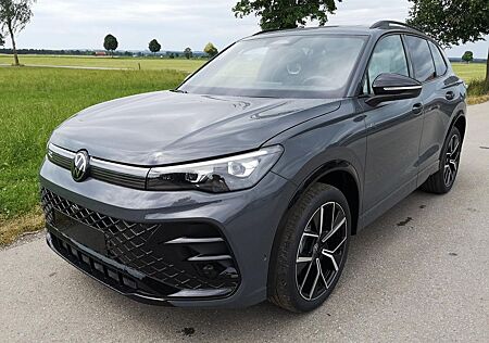 VW Tiguan Volkswagen 2.0 TDI R-Line DSG 4Motion Head Up Matrix
