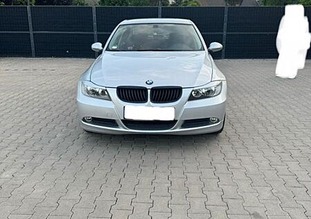 BMW 318i -