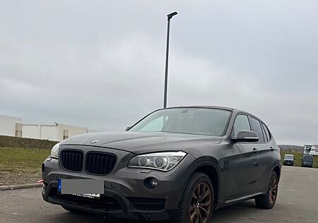 BMW X1 xDrive20d space grau matt