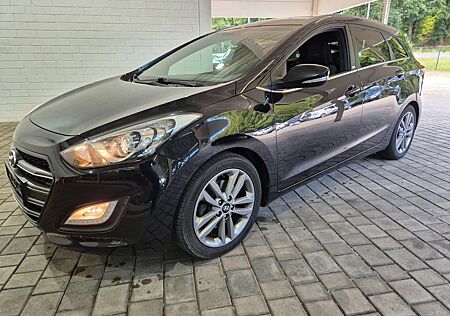 Hyundai i30 cw blue Passion