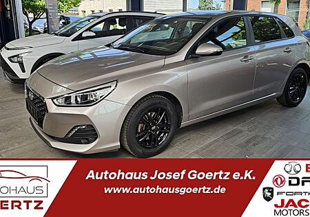 Hyundai i30 1.4 Trend Navi