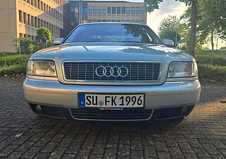 Audi A8 4.2 tiptronic quattro -