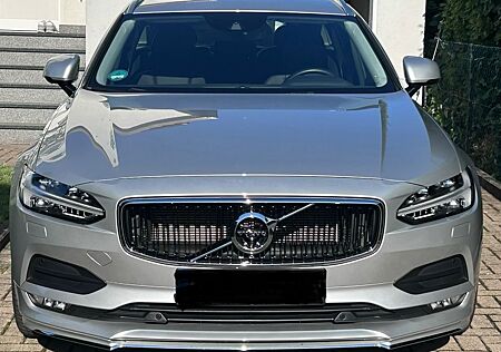Volvo  V90 T5 Momentum | 34.500 km | 254 PS | LED