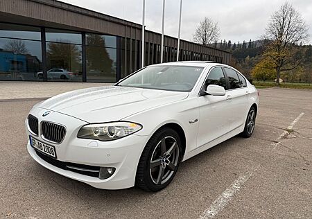 BMW 520d Aut.+FullService+GSHD+AHK+Navi+Xenon